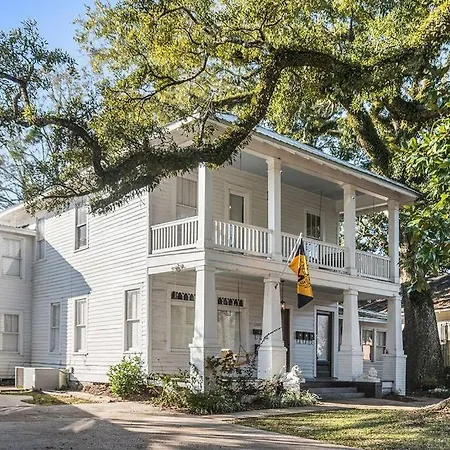 Old Dauphin Way Historic Home - Unit 3
